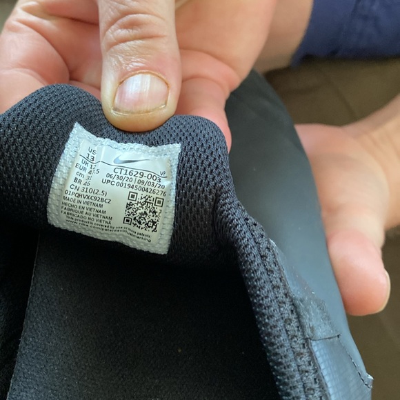Like new nike sneakers - Picture 4 of 4